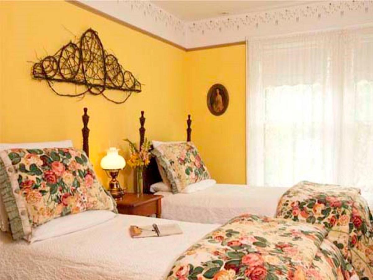 | Golden Stage Inn