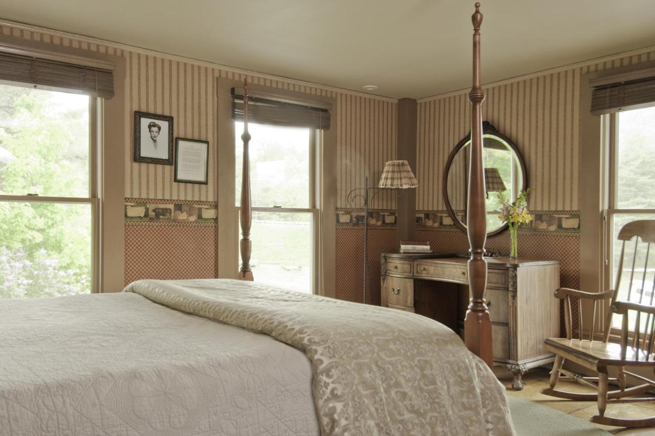 | Golden Stage Inn