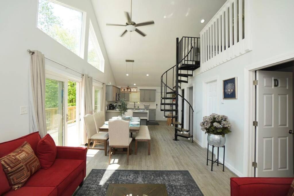 | A gorgeous home, 5BR-2BT, perfect for your family!