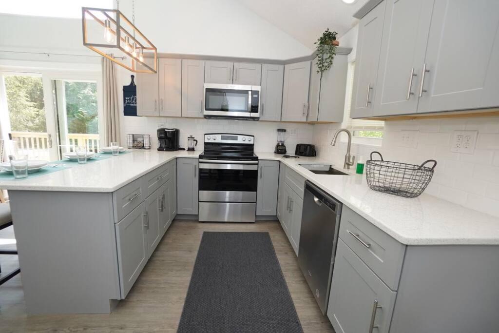 | A gorgeous home, 5BR-2BT, perfect for your family!