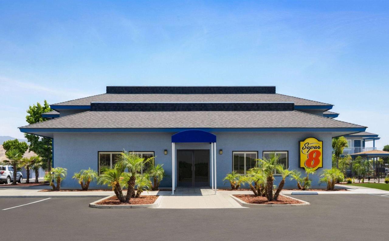 | Super 8 by Wyndham Lindsay Olive Tree