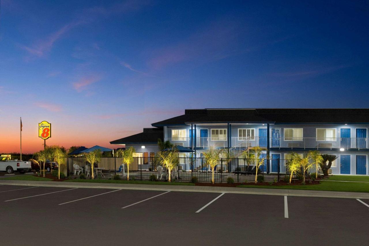 | Super 8 by Wyndham Lindsay Olive Tree