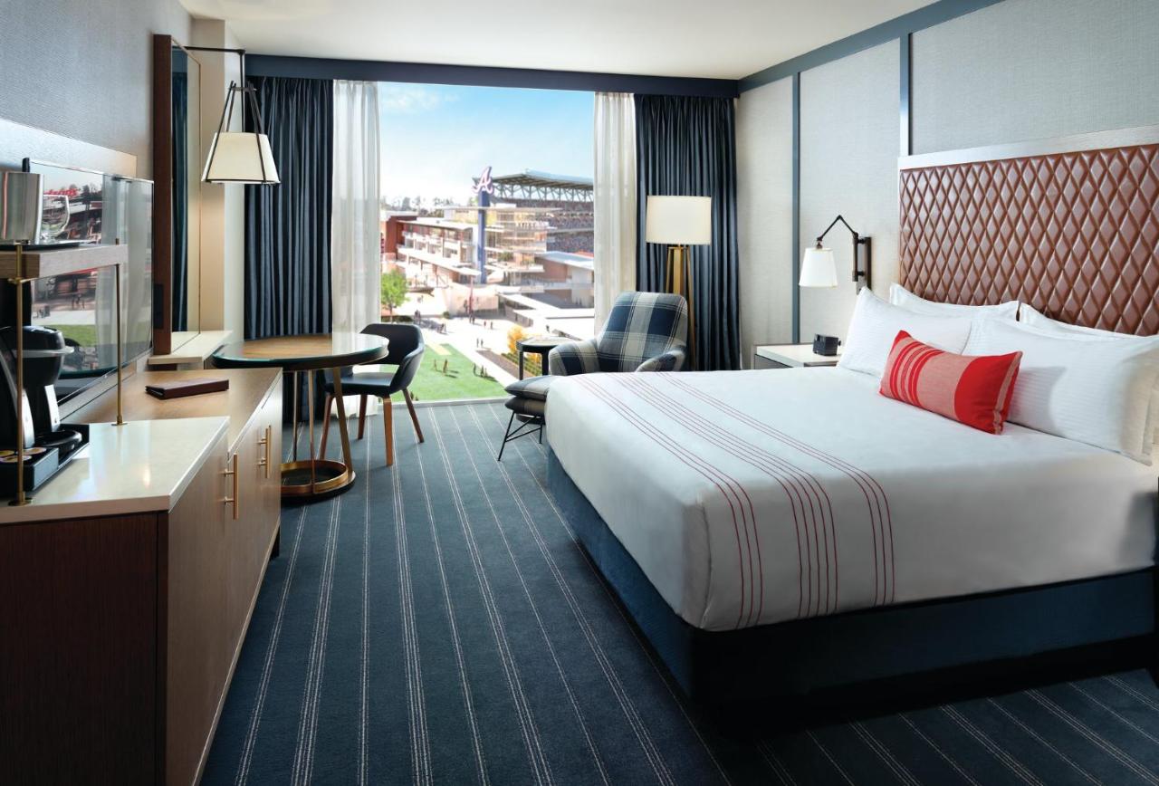 Deluxe King Room at Omni Hotel At The Battery Atlanta