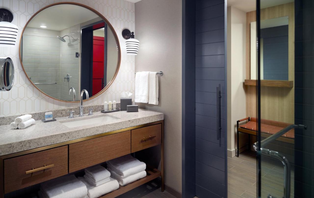 Premier Executive with View - 1 King Bed at Omni Hotel At The Battery Atlanta