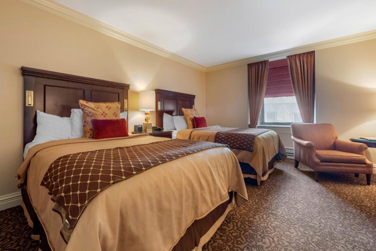 Deluxe Room - Two Double Beds at Omni William Penn Hotel