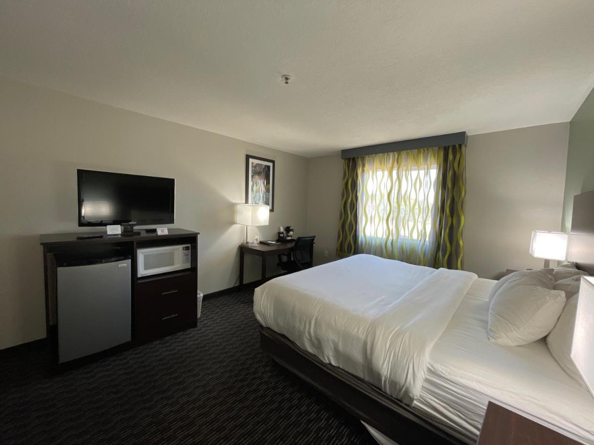 King Room - Non-Smoking at Wingate by Wyndham Cedar City