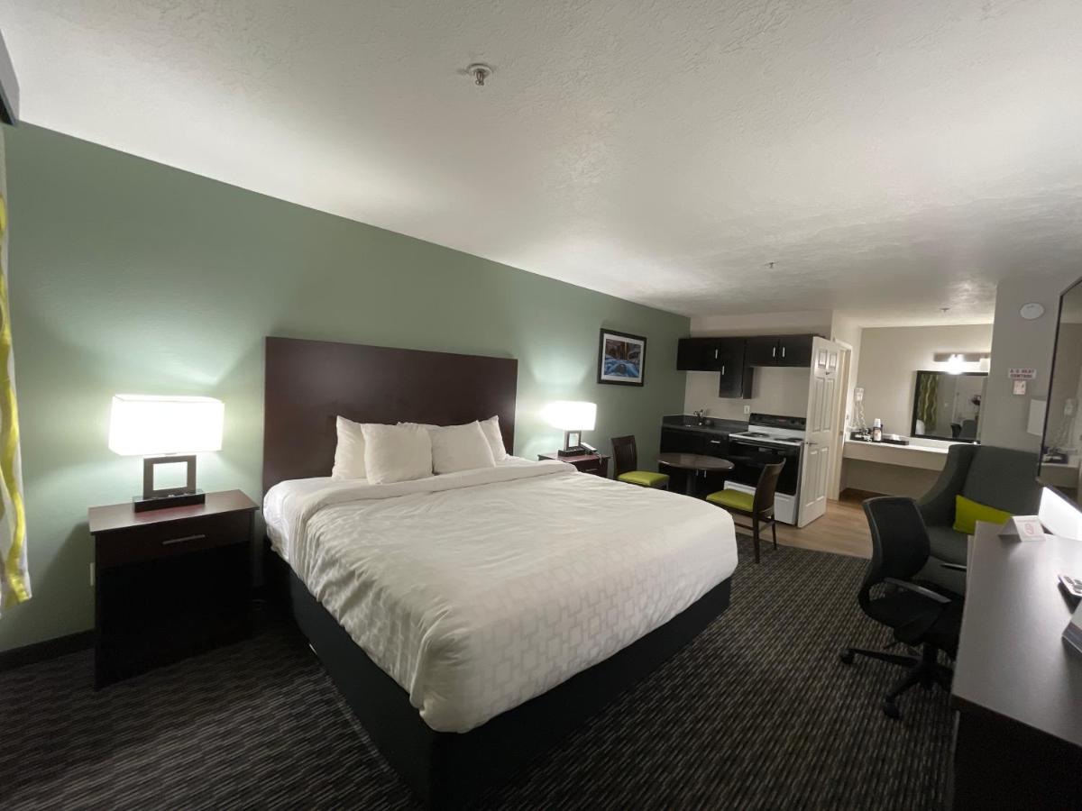 King Studio - Non-Smoking at Wingate by Wyndham Cedar City
