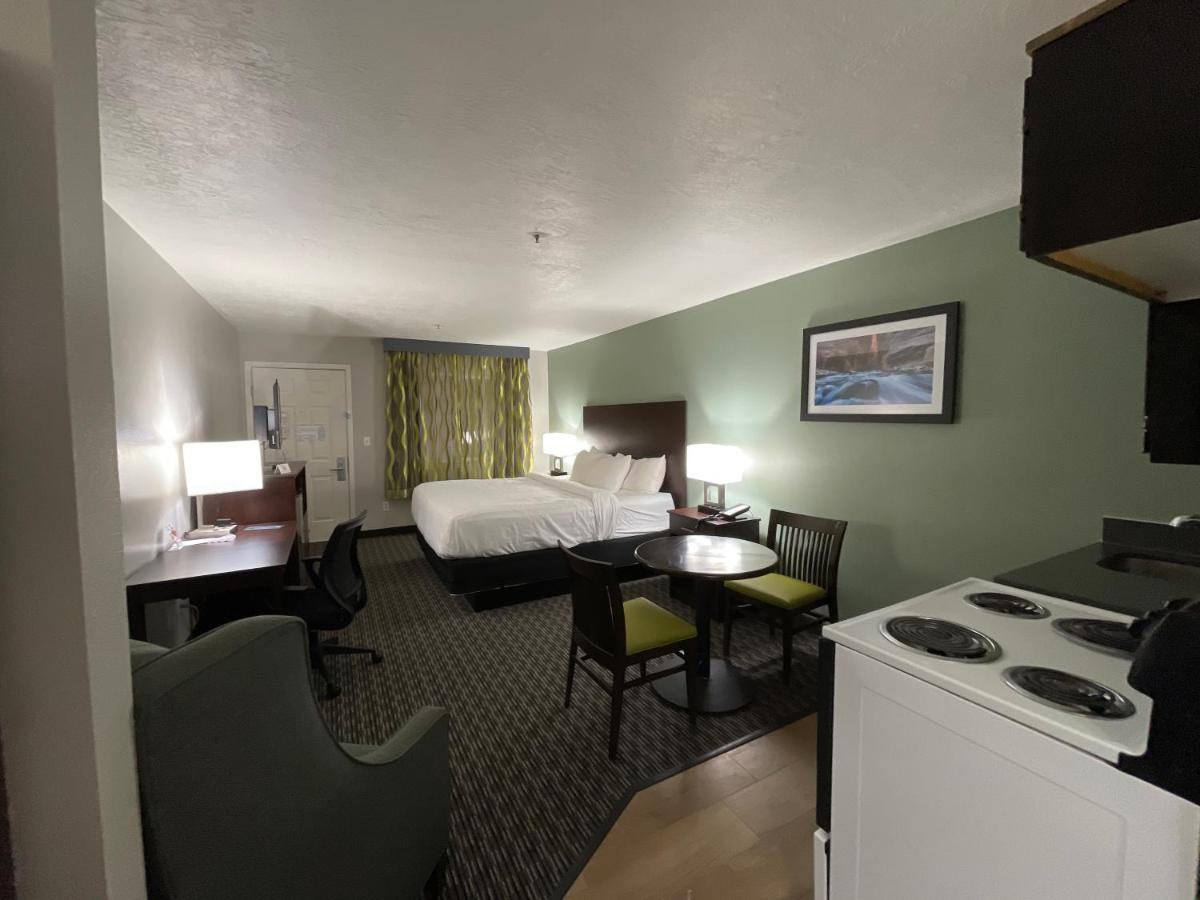 King Studio - Non-Smoking at Wingate by Wyndham Cedar City