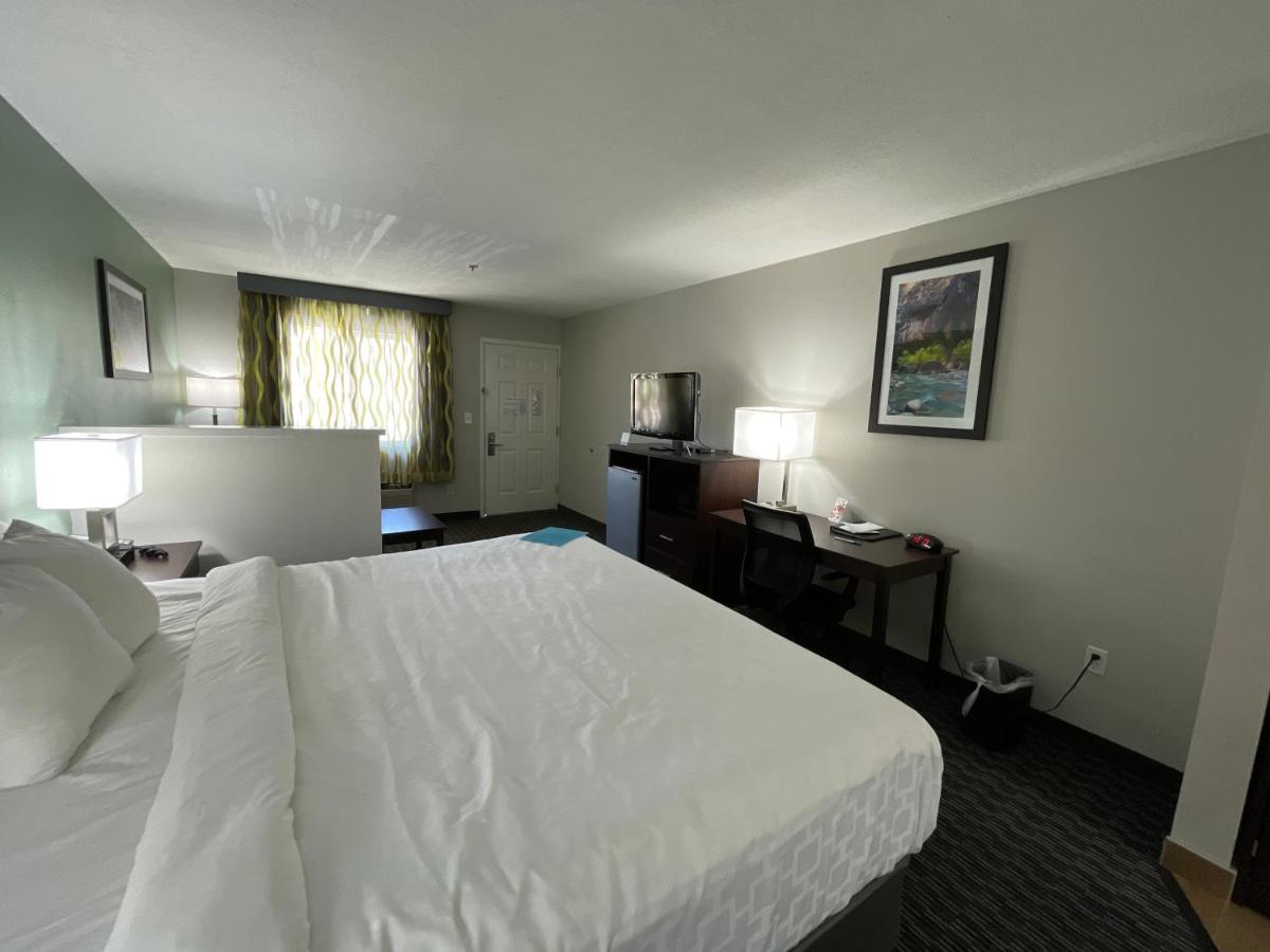 King Suite - Non-Smoking at Wingate by Wyndham Cedar City
