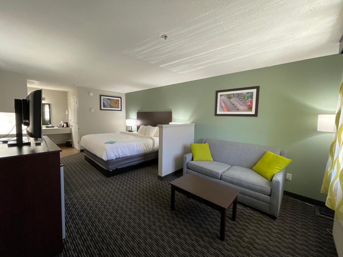 King Suite - Non-Smoking at Wingate by Wyndham Cedar City