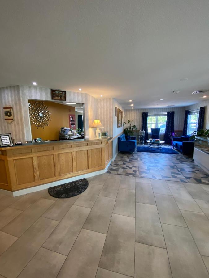 | Coos Motor Inn