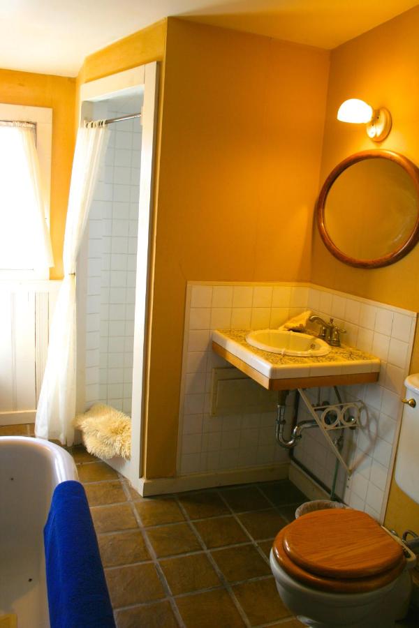 | Old Pioneer Garden Country Inn