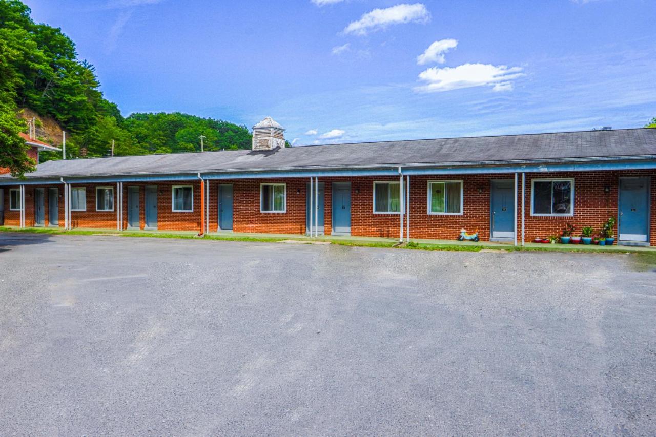 | Patriot Inn Motel Beaver WV, By OYO