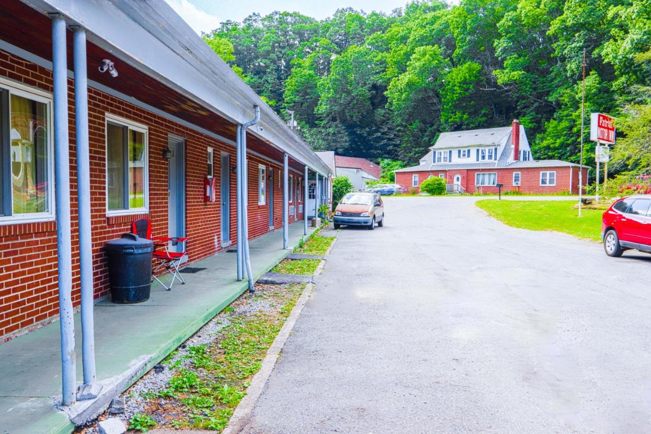 | Patriot Inn Motel Beaver WV, By OYO