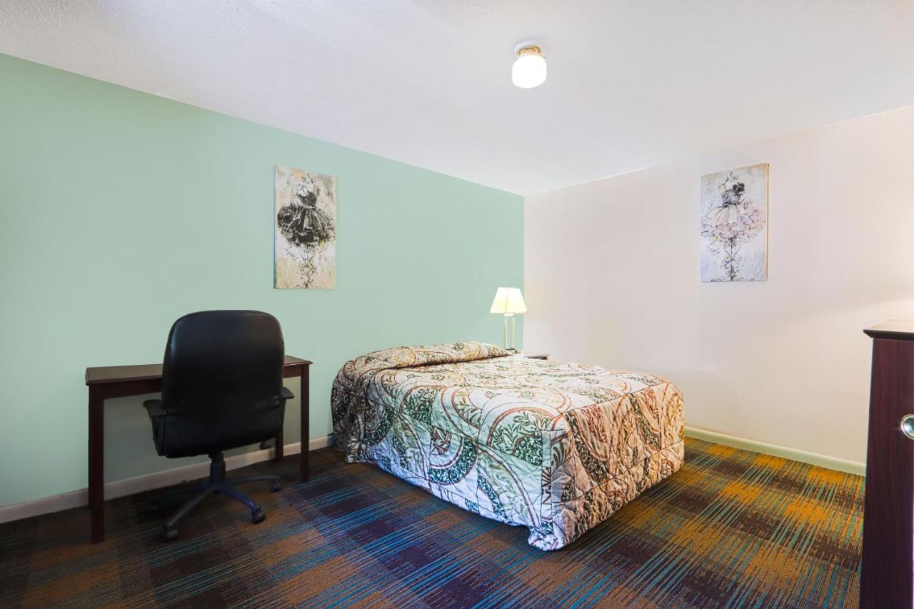 | Patriot Inn Motel Beaver WV, By OYO