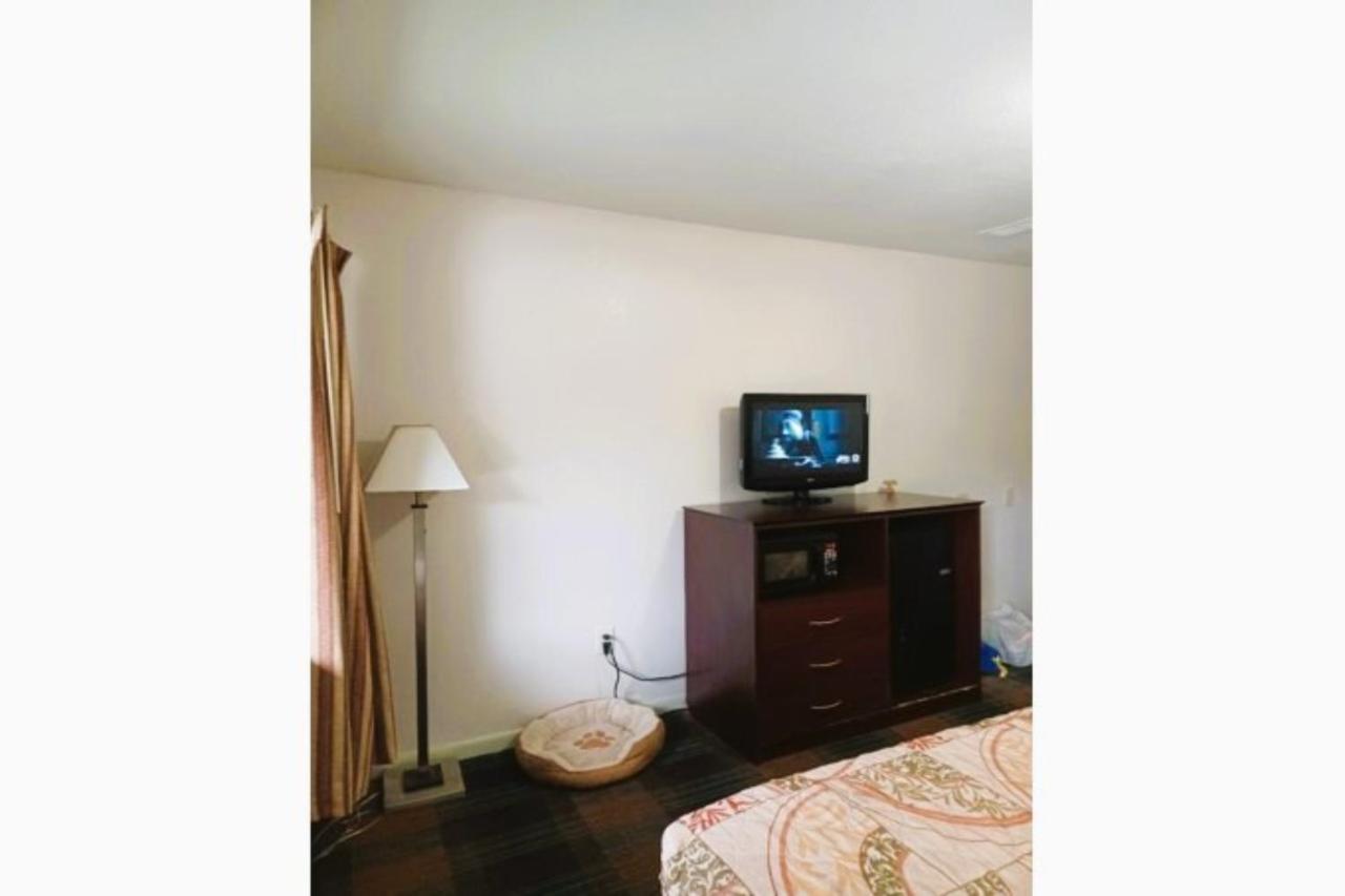 | Patriot Inn Motel Beaver WV, By OYO