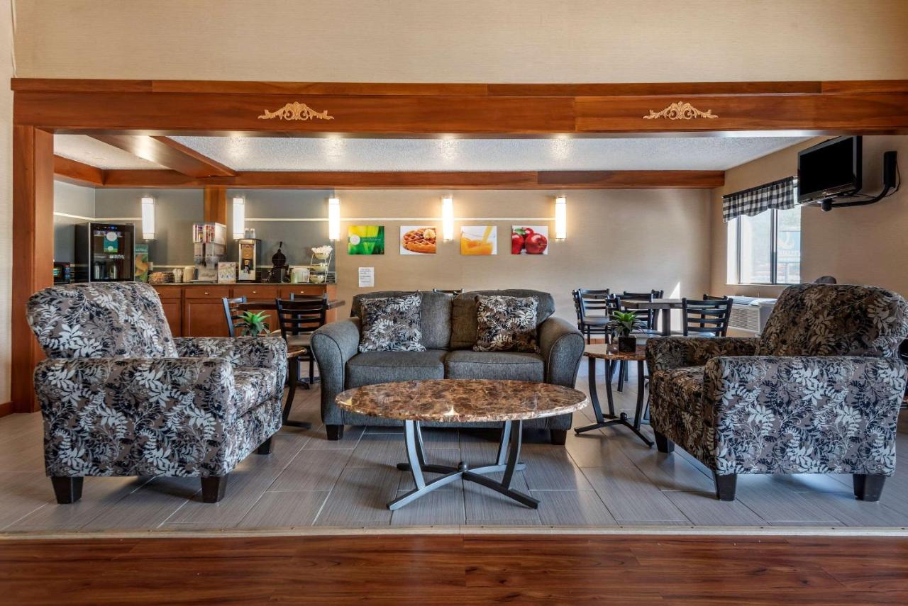 | Quality Inn & Suites Warren