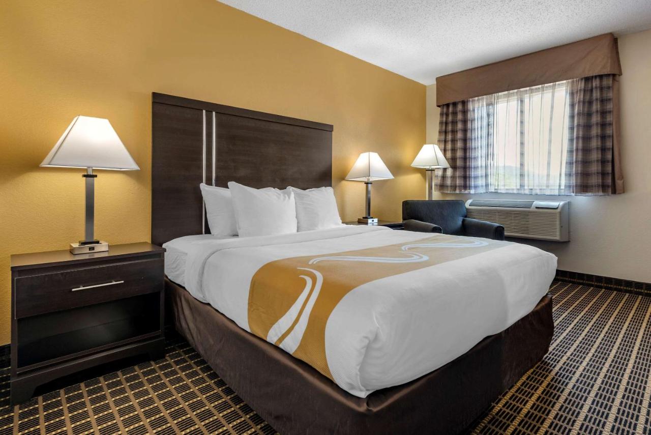 | Quality Inn & Suites Warren