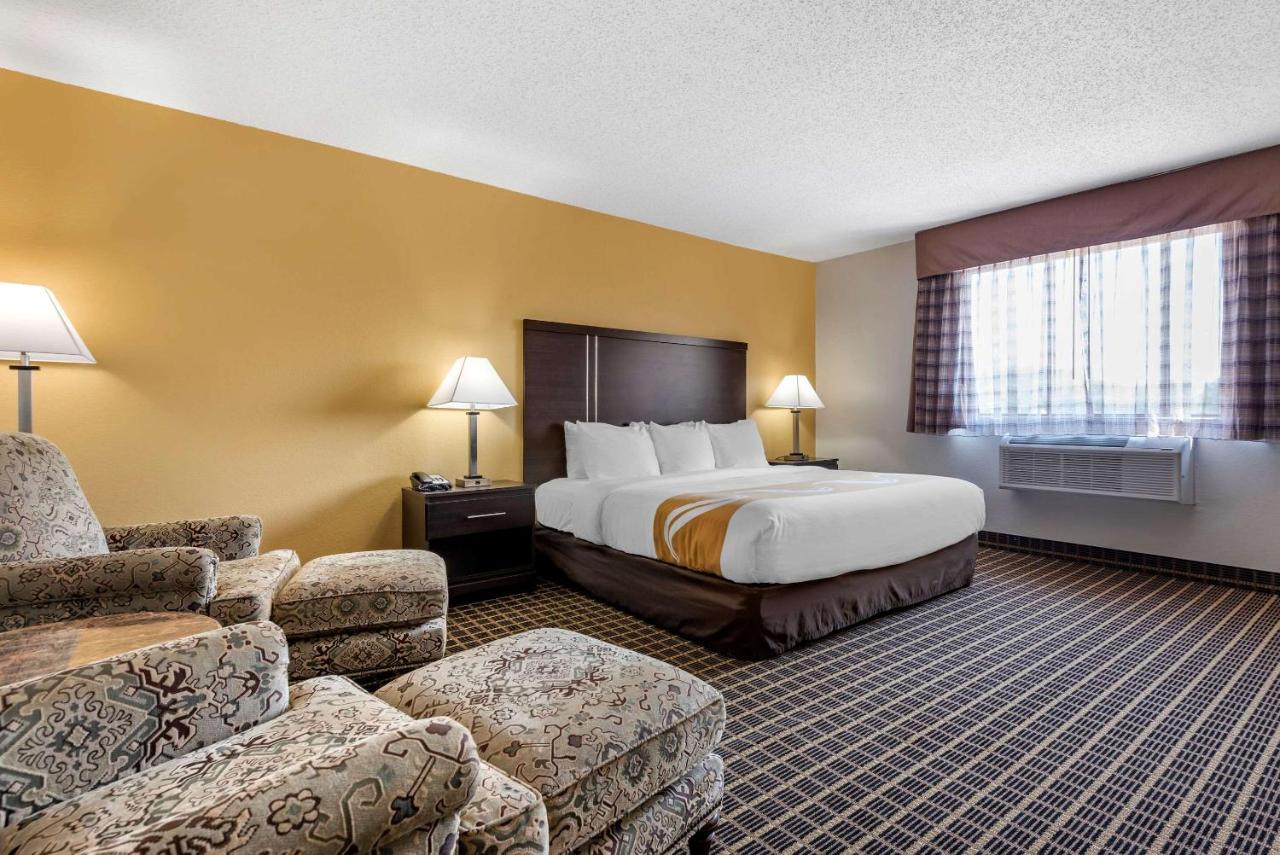 | Quality Inn & Suites Warren