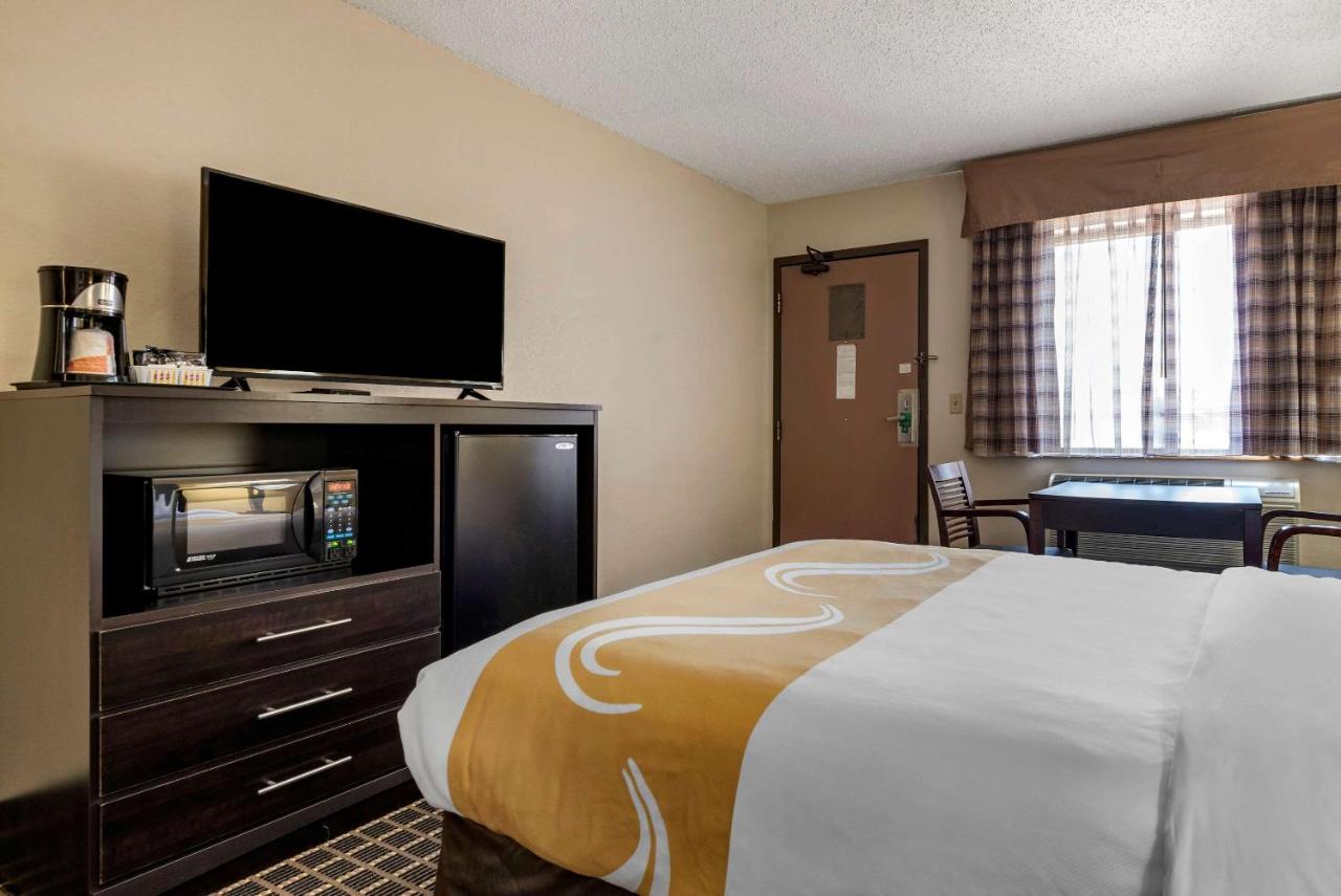 | Quality Inn & Suites Warren
