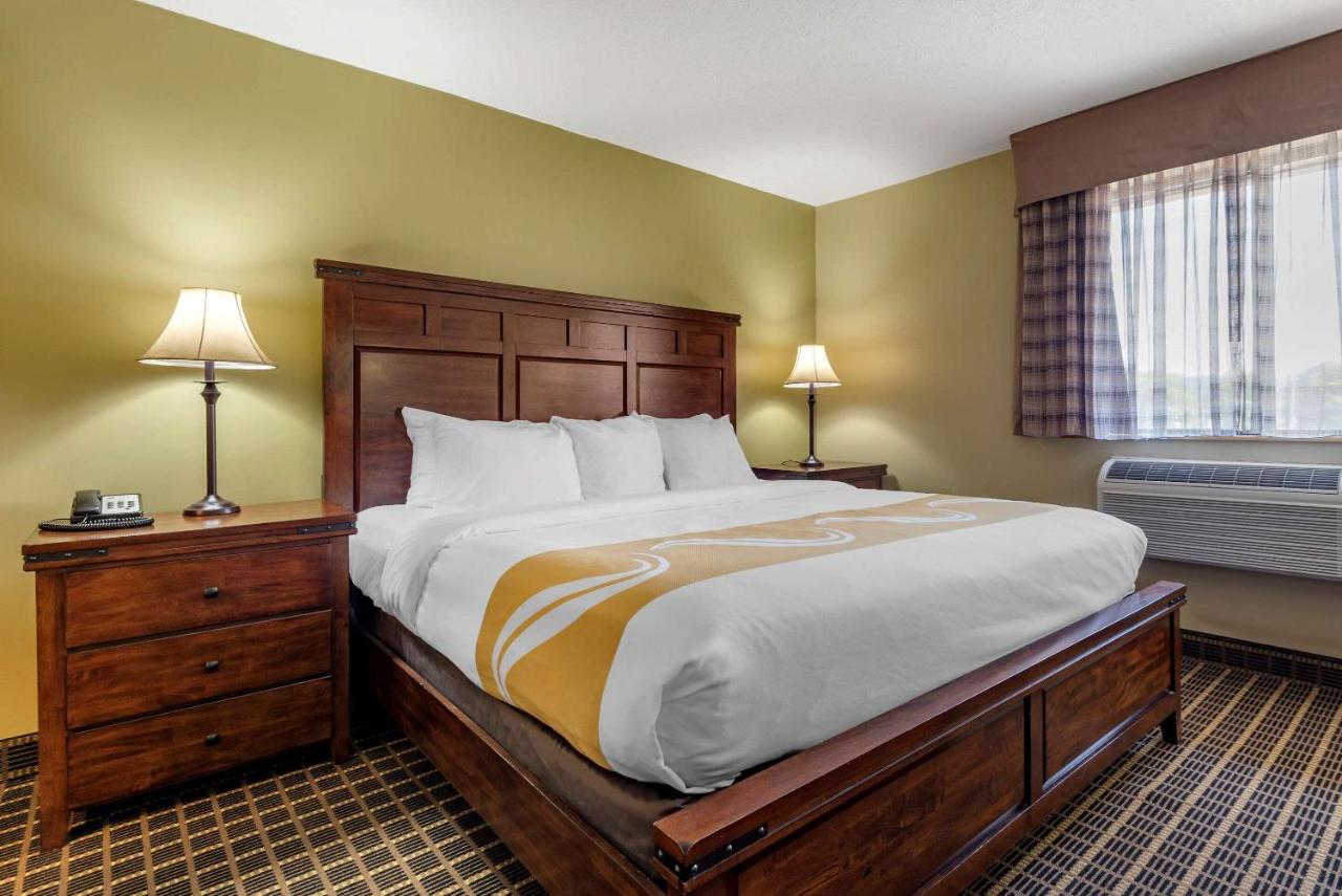 | Quality Inn & Suites Warren