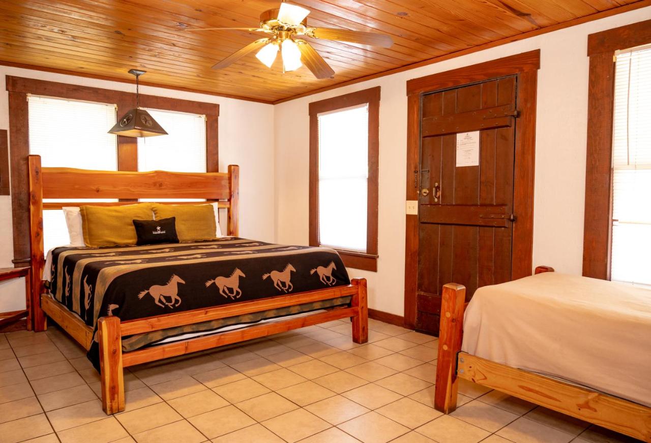 | THE VAQUERO MOTEL