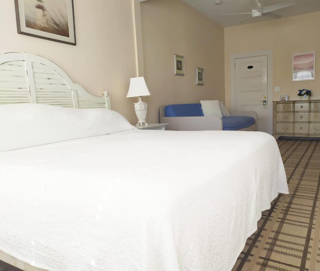 | By The Sea Guests Bed & Breakfast and Suites