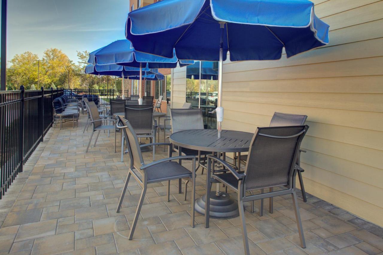 | Fairfield Inn & Suites by Marriott Detroit Canton