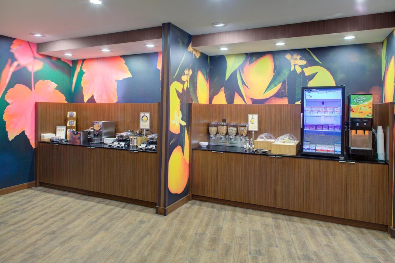 | Fairfield Inn & Suites by Marriott Detroit Canton