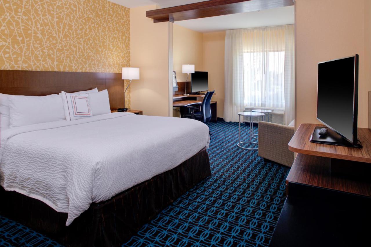 | Fairfield Inn & Suites by Marriott Detroit Canton