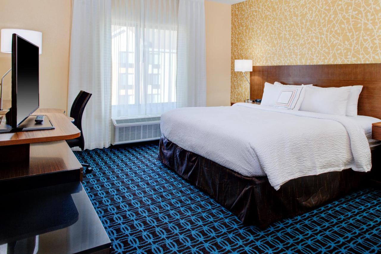 | Fairfield Inn & Suites by Marriott Detroit Canton