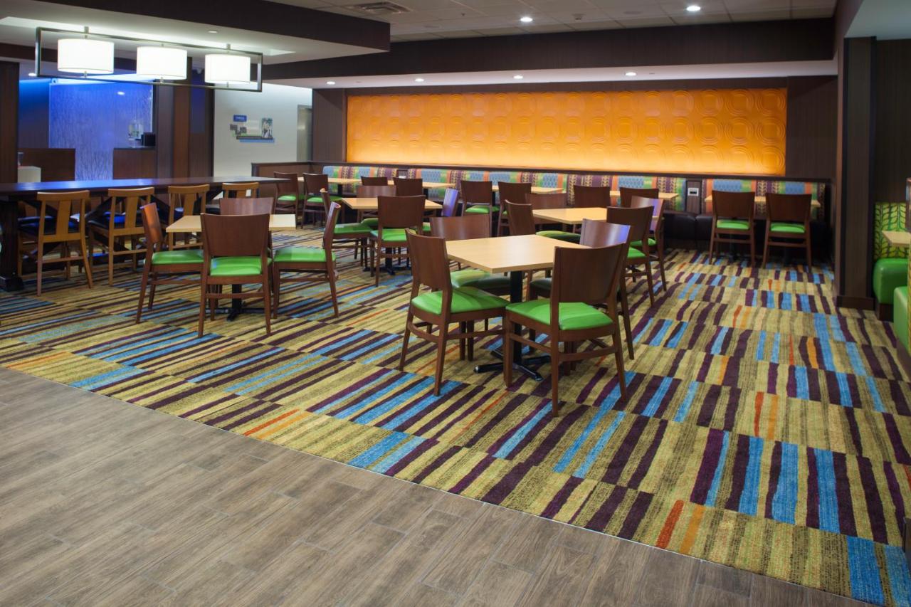 | Fairfield Inn & Suites by Marriott Detroit Canton