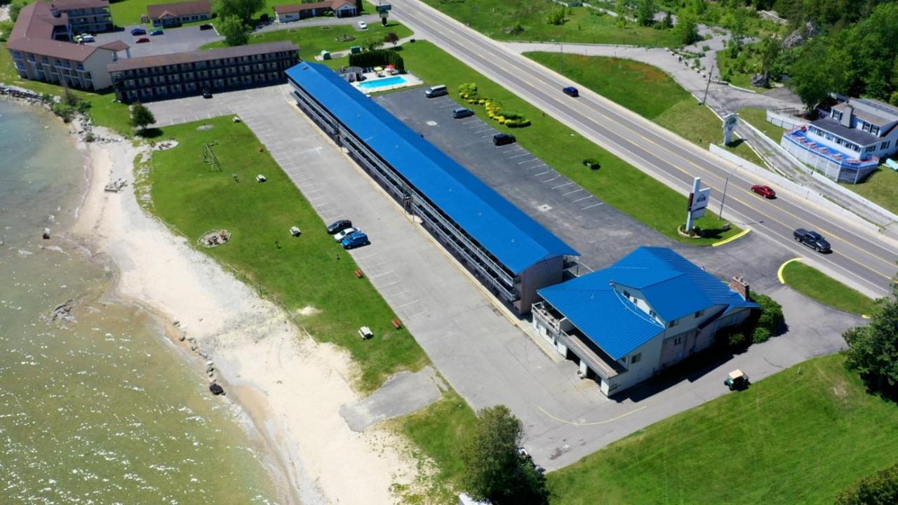  | Days Inn & Suites by Wyndham St. Ignace Lakefront