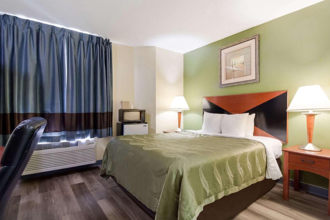 1 Double Bed Room at Quality Inn Baytown - Houston East