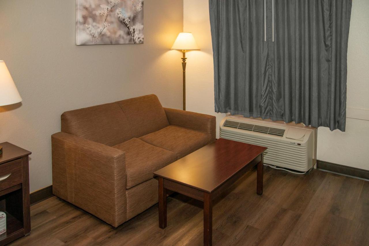 Superior King Room Non-Smoking at Red Roof Inn Tallahassee East