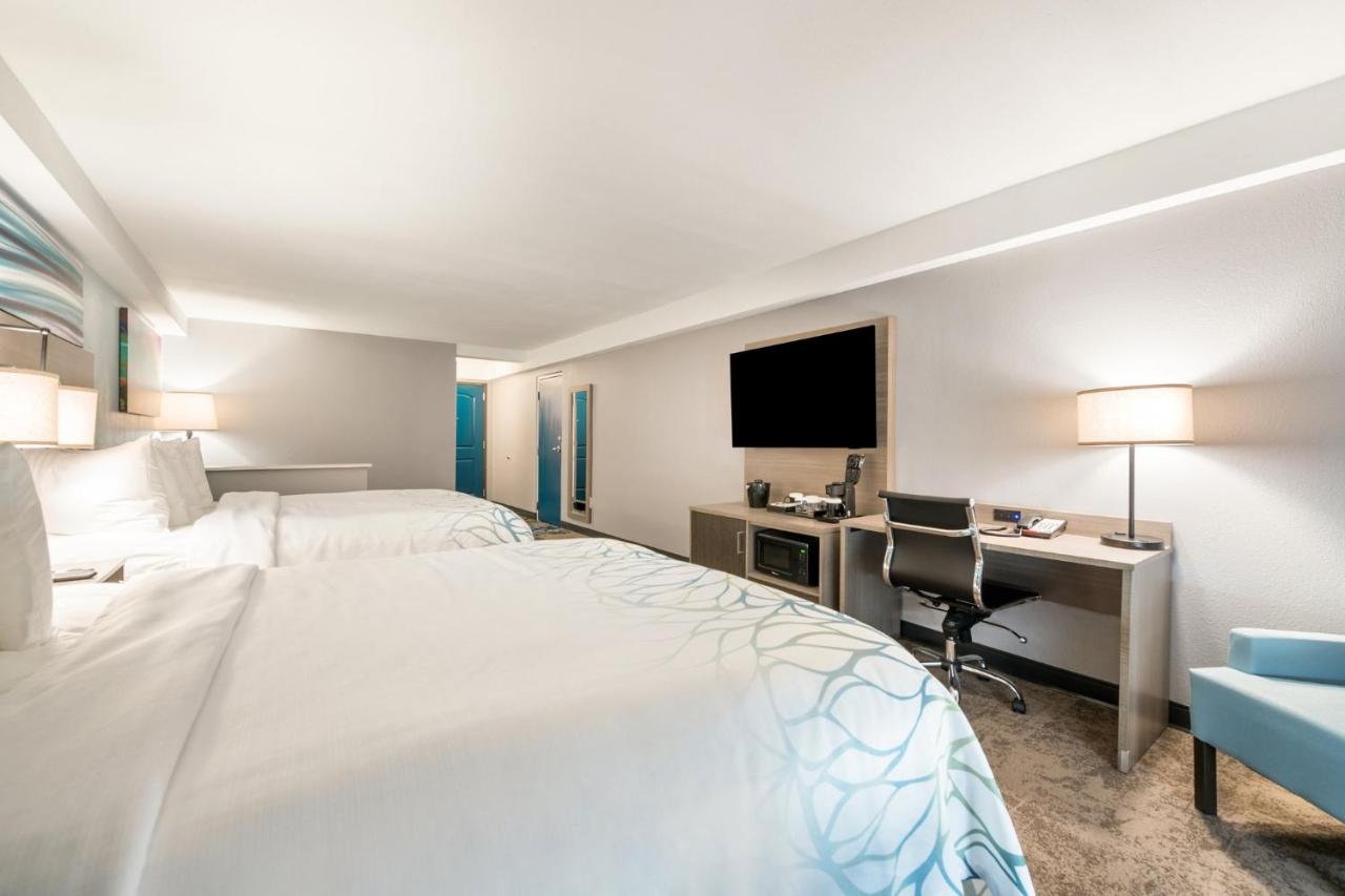  | Clarion Inn & Suites Virginia Beach