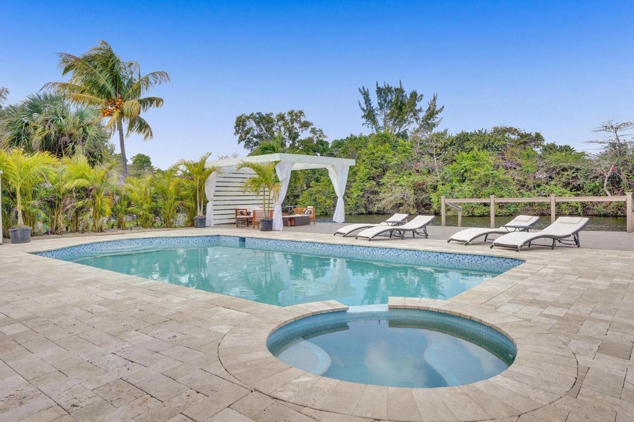 | Newly Renovated 5br Villa with pool in Ft Lauderdale on the water