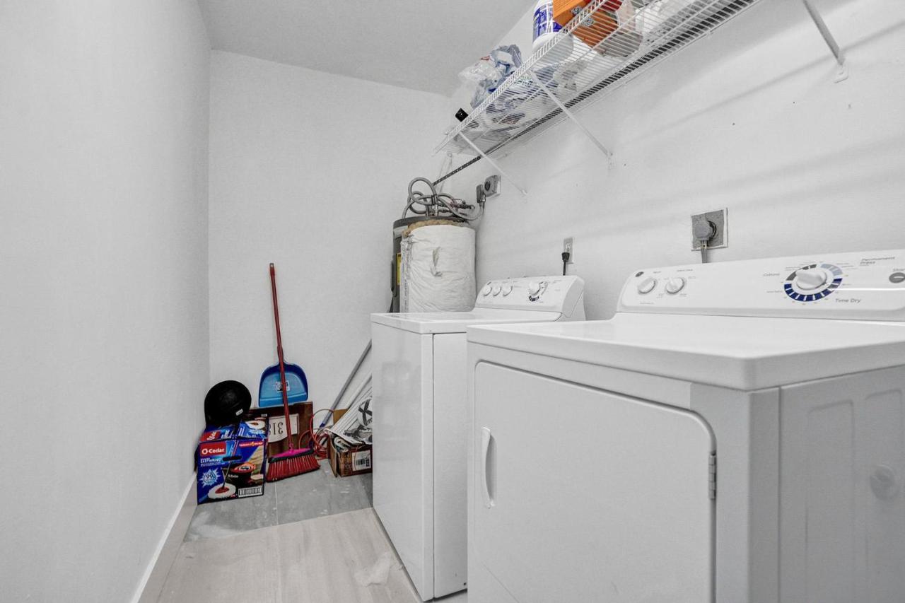 | Newly Renovated 5br Villa with pool in Ft Lauderdale on the water