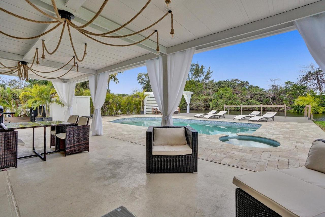 | Newly Renovated 5br Villa with pool in Ft Lauderdale on the water