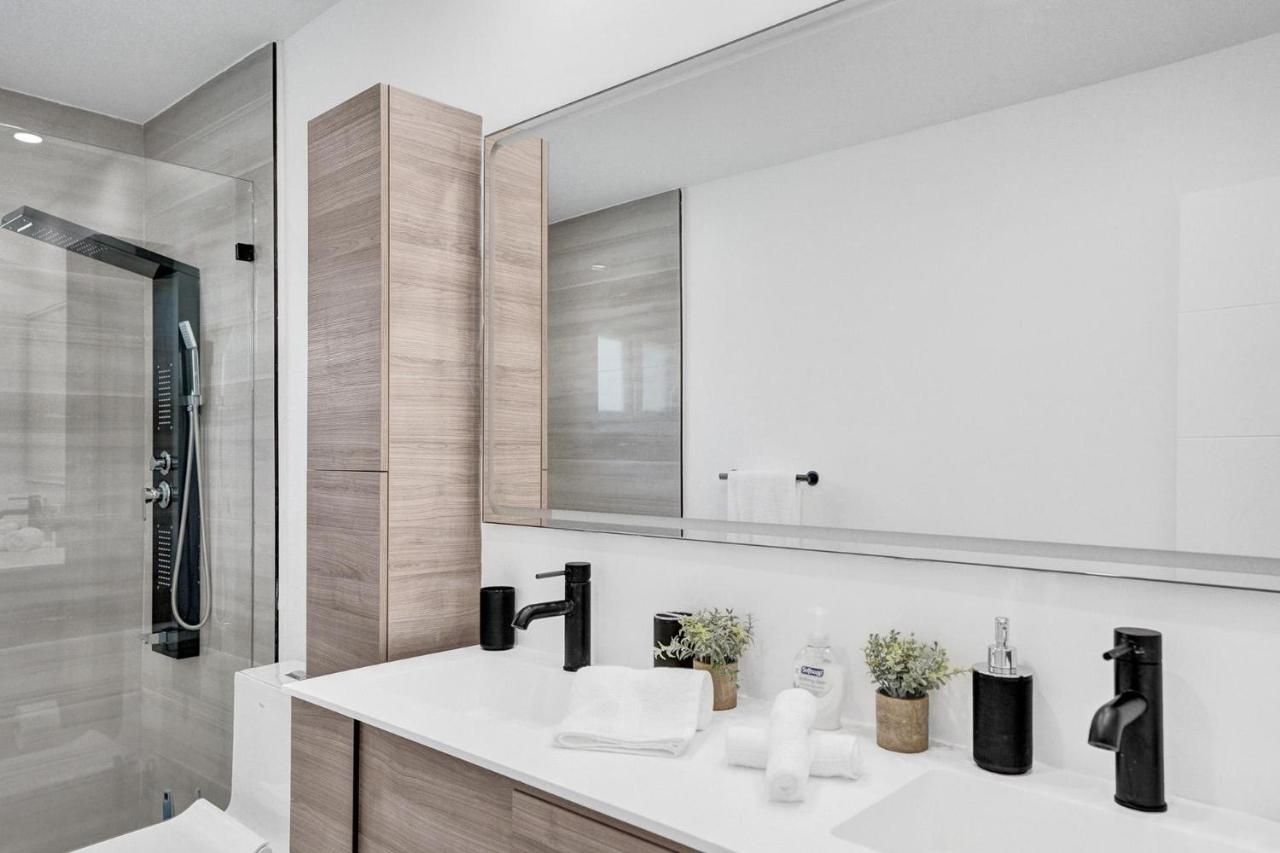 | Newly Renovated 5br Villa with pool in Ft Lauderdale on the water