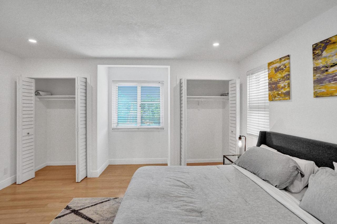 | Newly Renovated 5br Villa with pool in Ft Lauderdale on the water