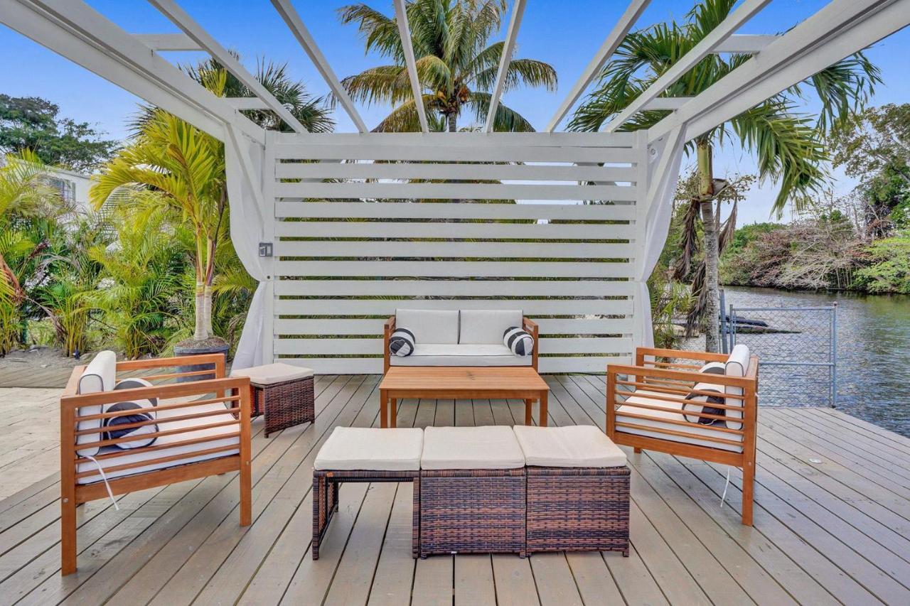 | Newly Renovated 5br Villa with pool in Ft Lauderdale on the water