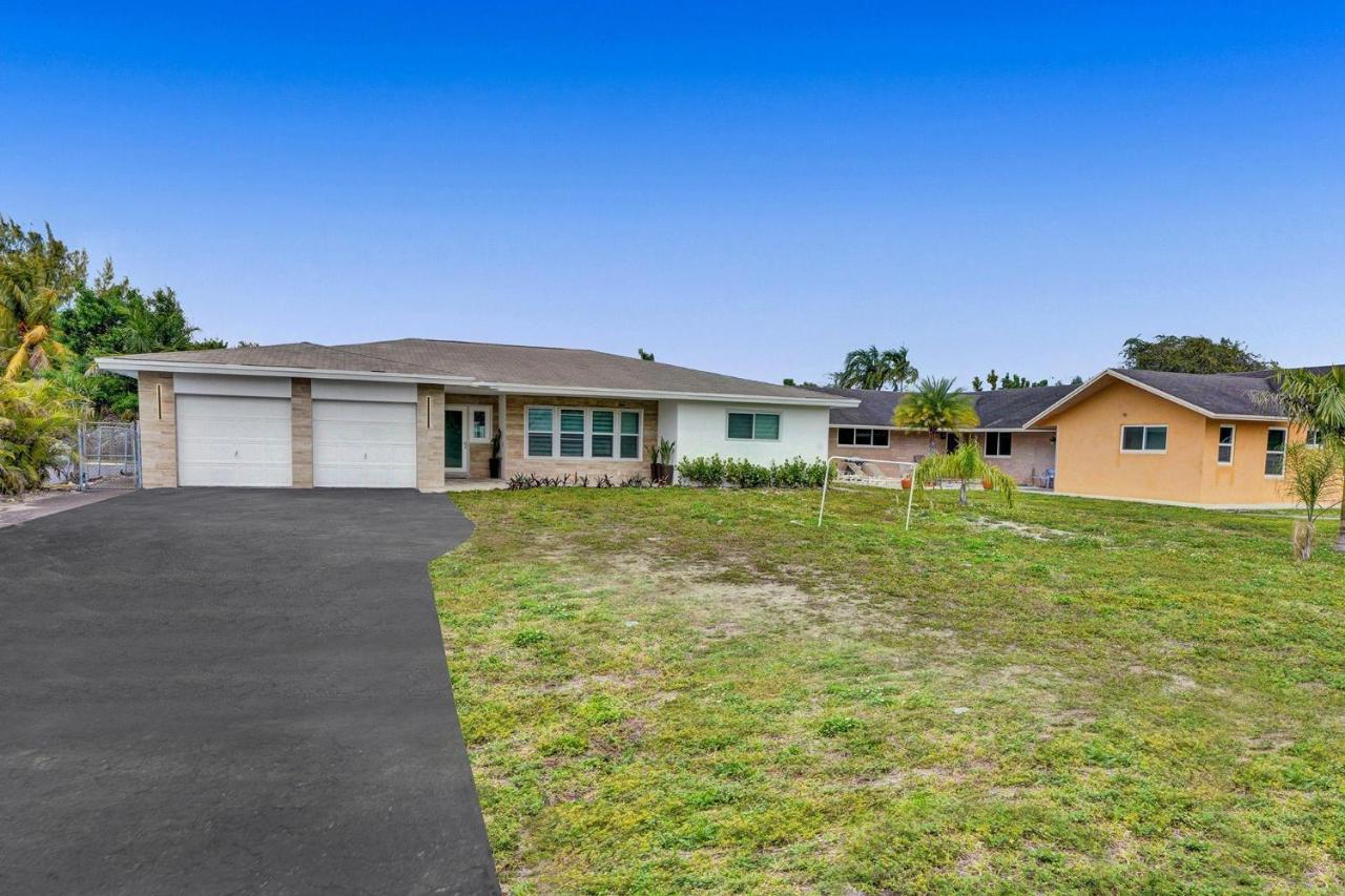 | Newly Renovated 5br Villa with pool in Ft Lauderdale on the water