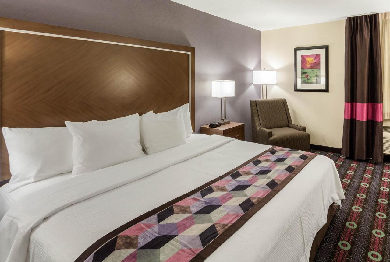 Standard King Room - Non-Smoking at Comfort Inn Tulsa Midtown