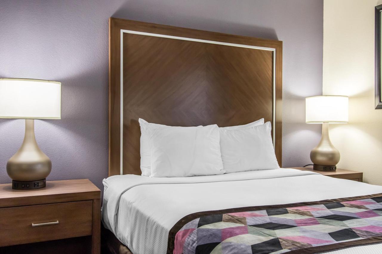 Standard King Room - Non-Smoking at Comfort Inn Tulsa Midtown