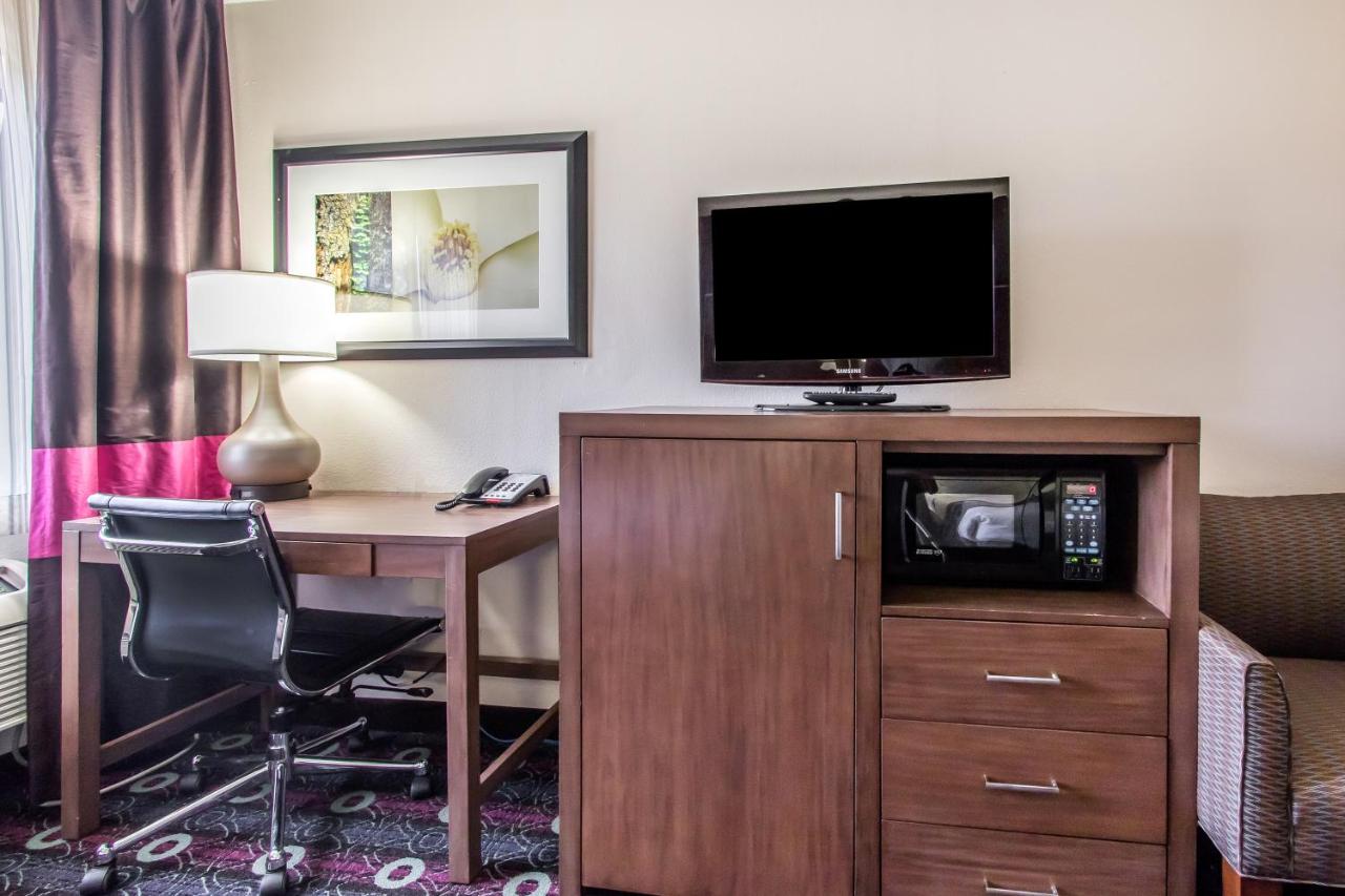Double Room with Two Double Beds - Non-Smoking at Comfort Inn Tulsa Midtown