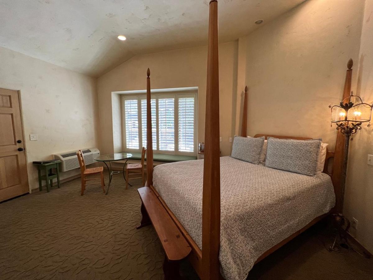 | Petit Logis Inn