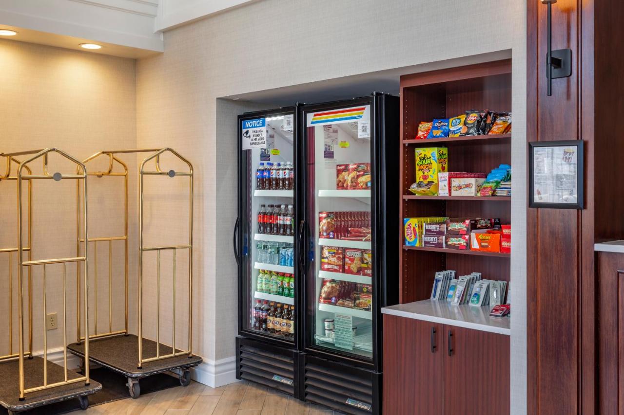 | Comfort Inn & Suites East Greenbush - Albany