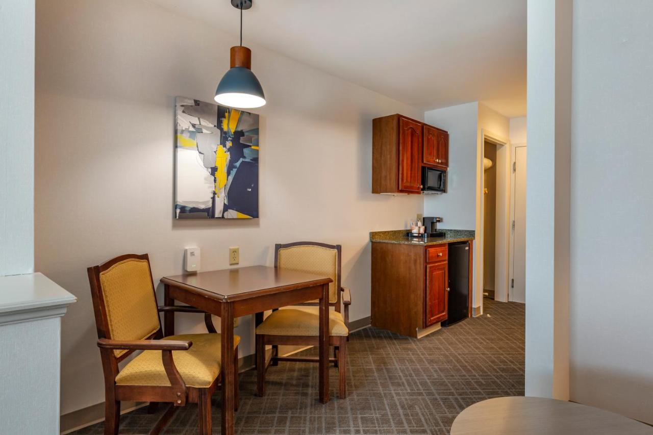 King Suite - Accessible/Non-Smoking at Comfort Inn & Suites East Greenbush - Albany
