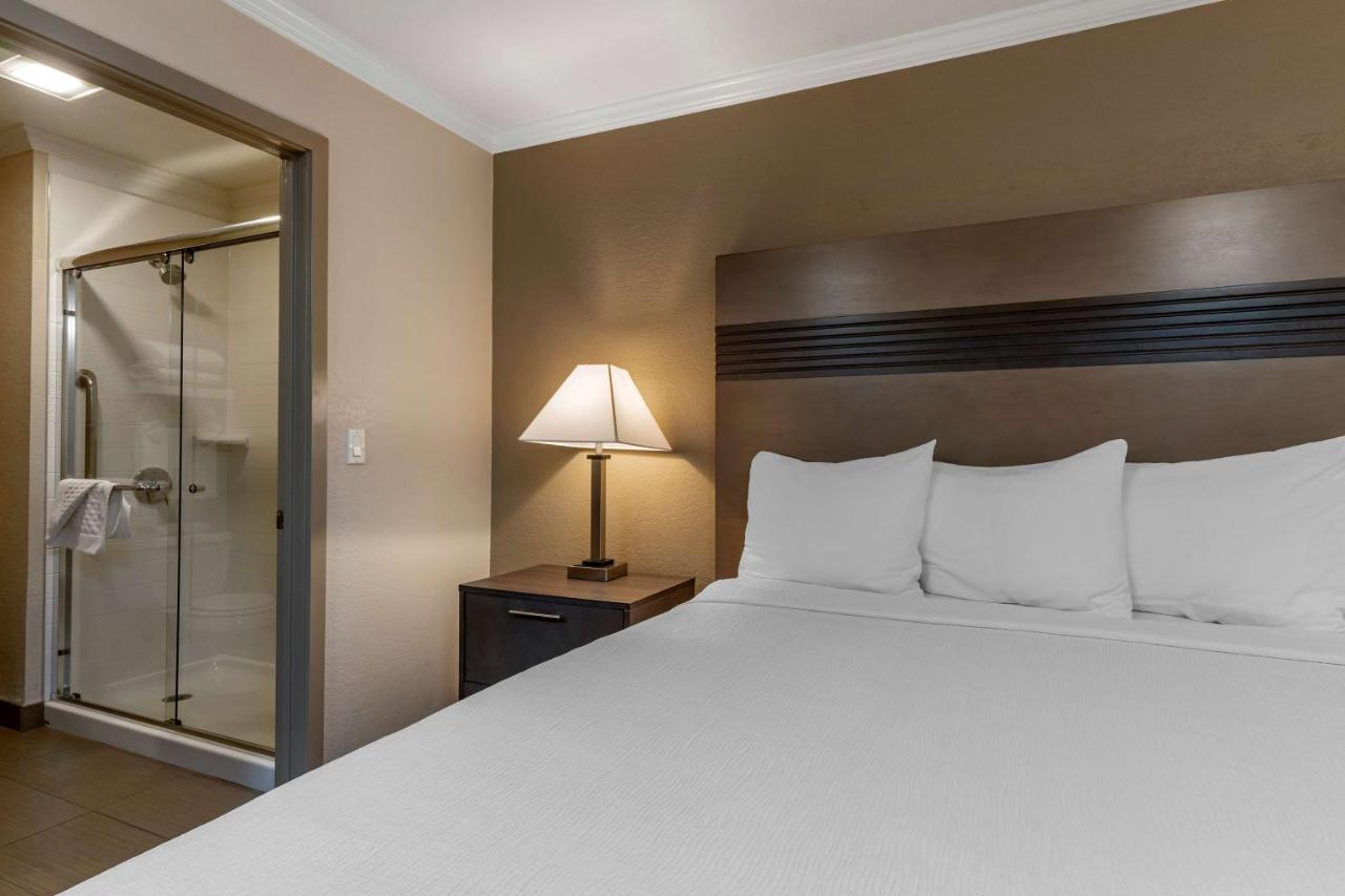 King Room - Non-Smoking at Best Western Silicon Valley Inn